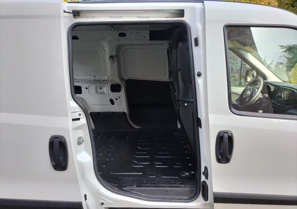 Fiat Doblo cena 35000 przebieg: 331235, rok produkcji 2017 z Trzebnica małe 16